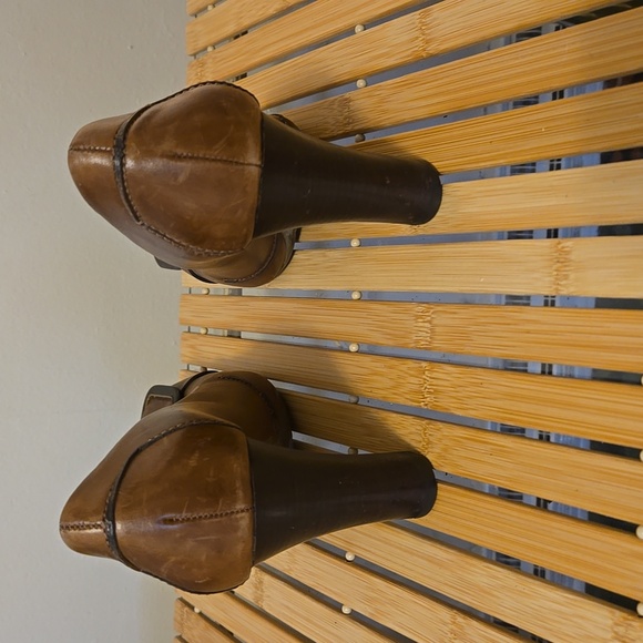 Cole Haan brown leather heels with pilgrim buckle - Picture 7 of 11